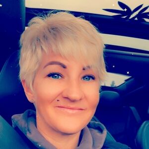 Meet your Posher, Liz